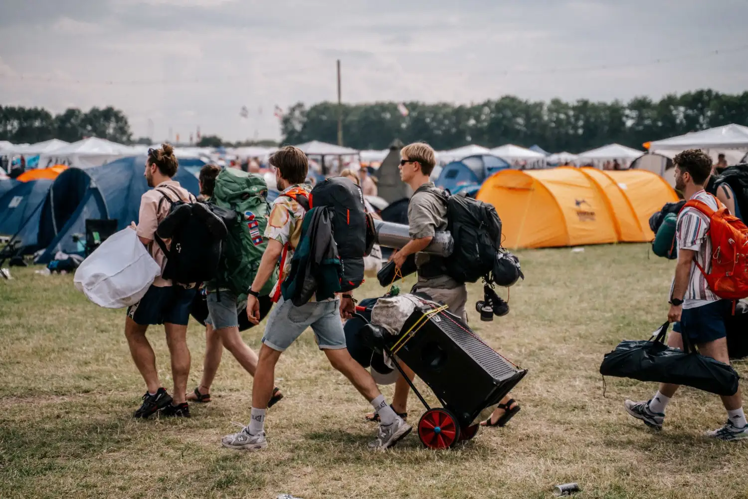 Roskilde Festival campingplads med Soundboks og festglæde